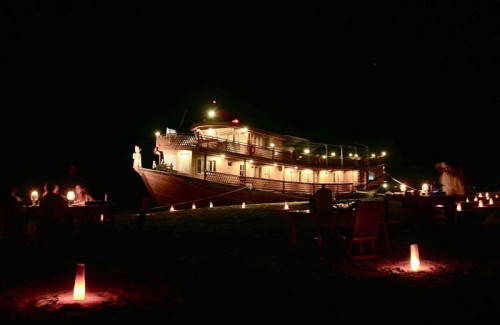 Burma Amara-at-night4
