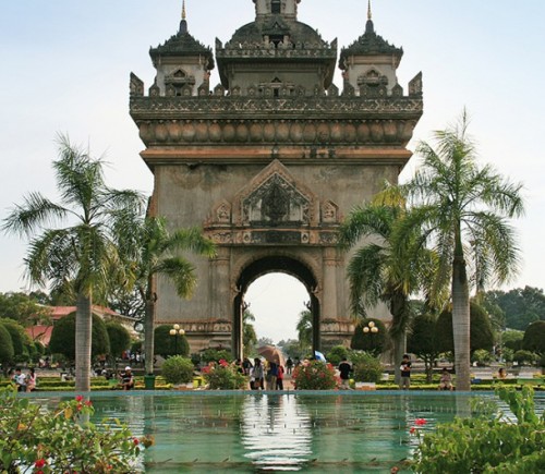 image_manager__img1134_530_10-1-arc-de-triomphe-in-vientiane---jens-frank---x