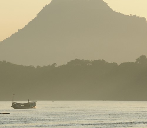 laos_mekong-enjoy_the_vistas_along_the_river_petrowitz_7894